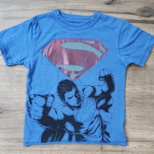 Superman boys size 5 shirt TM&DC  Comics